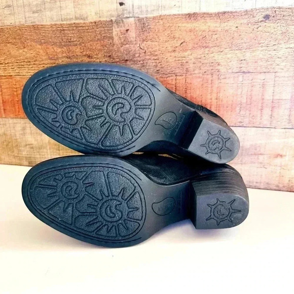 NWOT Born Mendocino Shooties - Picture 9 of 10